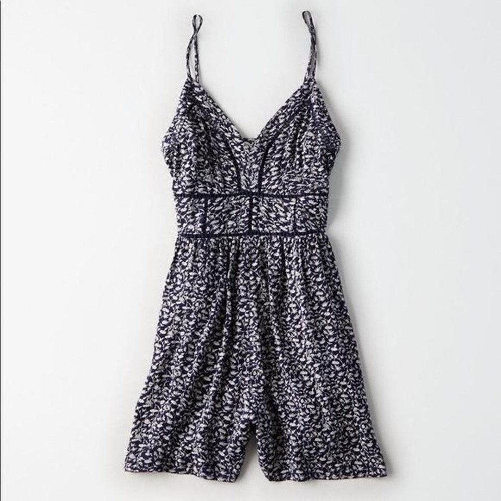 American‎ Eagle Navy Floral Crochet Trim Spaghetti Strap Romper Fit and Flare